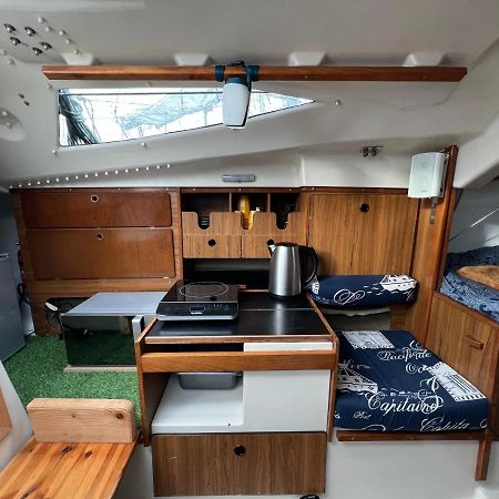 Nuit Insolite Sur Un Bateau Au Havre Le Havre Kültér fotó